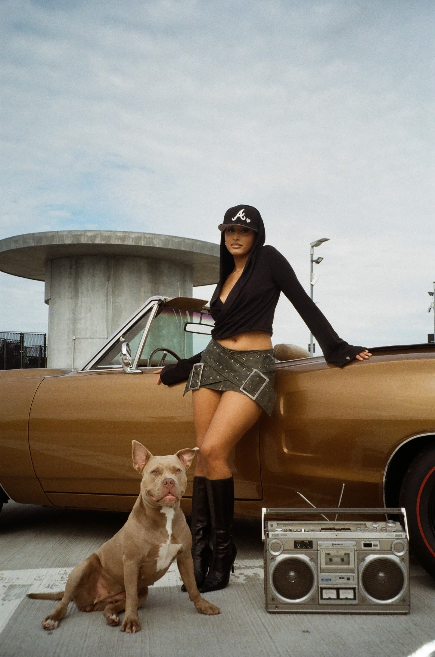 FLARE SLEEVE HOOD | JET-BLACK .